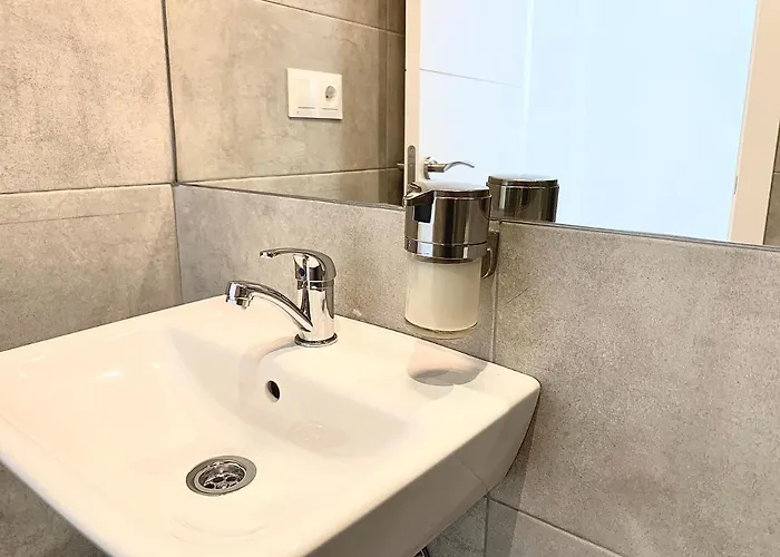 Easy House Апартаменти