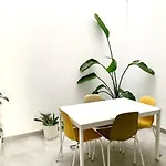 Easy House نيرخا